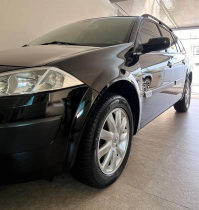RENAULT MEGANE 1.6 DYNAMIQUE GRAND TOUR 16V FLEX 4P MANUAL RENAULT MEGANE 1.6 DYNAMIQUE GRAND TOUR 16V FLEX 4P MANUAL